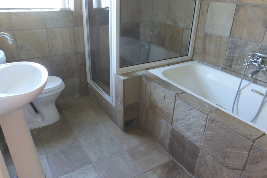 2 Bedroom Property for Sale in Humansdorp Eastern Cape